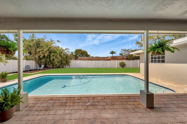 1251 SW 67th Avenue, Plantation, FL 33317