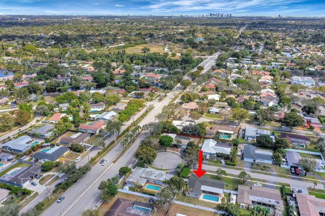 1251 SW 67th Avenue, Plantation, FL 33317