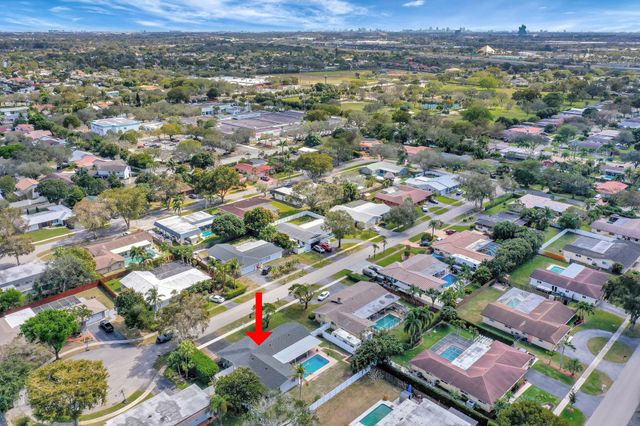 1251 SW 67th Avenue, Plantation, FL 33317