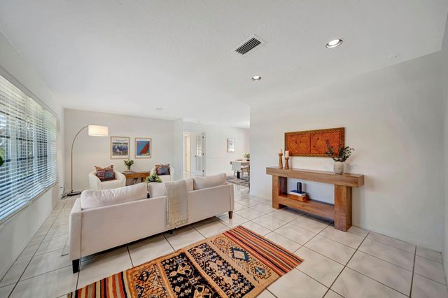 1251 SW 67th Avenue, Plantation, FL 33317