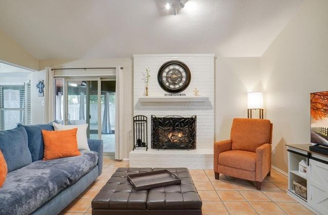 5920 Oak Hill Road, Watauga, TX 76148