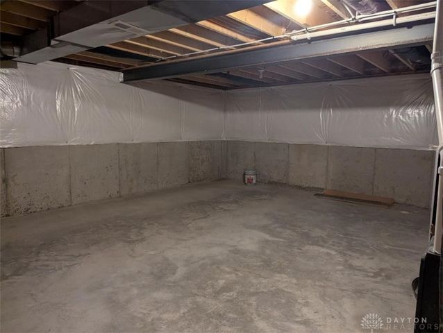 188 Cresting Road, Fairborn, OH 45324