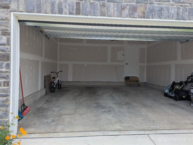 188 Cresting Road, Fairborn, OH 45324