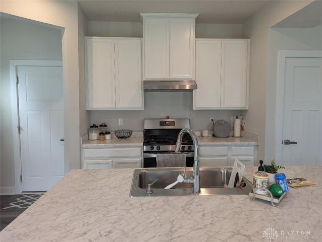 188 Cresting Road, Fairborn, OH 45324