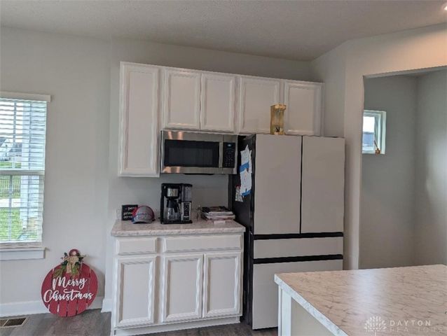 188 Cresting Road, Fairborn, OH 45324