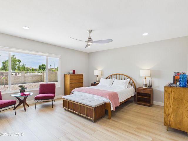4101 E MANDAN Street, Phoenix, AZ 85044