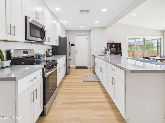 4101 E MANDAN Street, Phoenix, AZ 85044