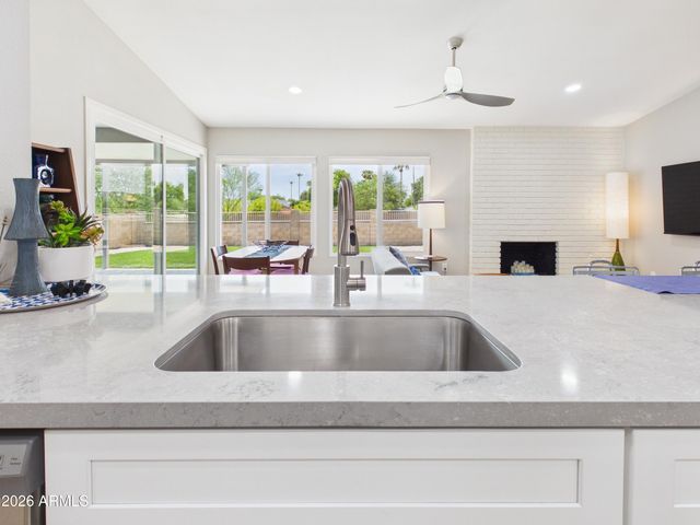 4101 E MANDAN Street, Phoenix, AZ 85044