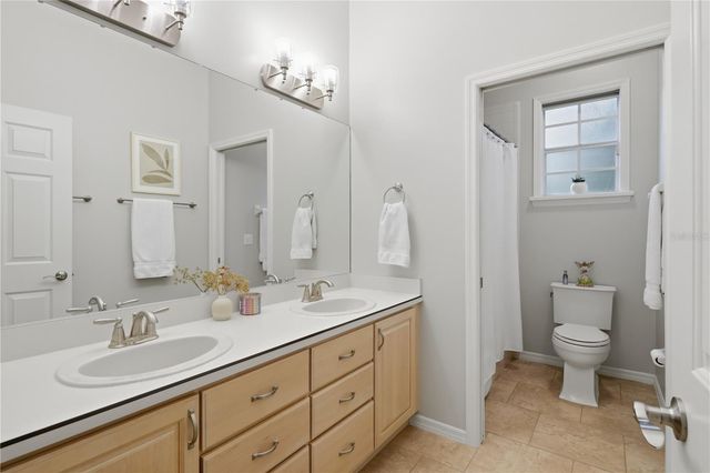 3780 CHARLESTON LOOP, Oviedo, FL 32765