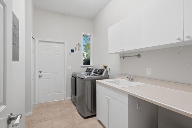 3780 CHARLESTON LOOP, Oviedo, FL 32765