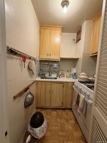 42-45 Kissena Boulevard 6B, Flushing, NY 11355