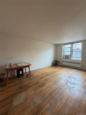 42-45 Kissena Boulevard 6B, Flushing, NY 11355