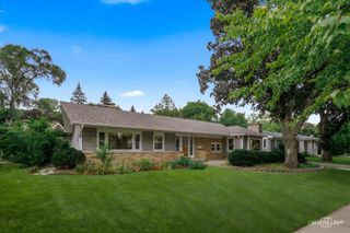 1211 James Street, Geneva, IL 60134