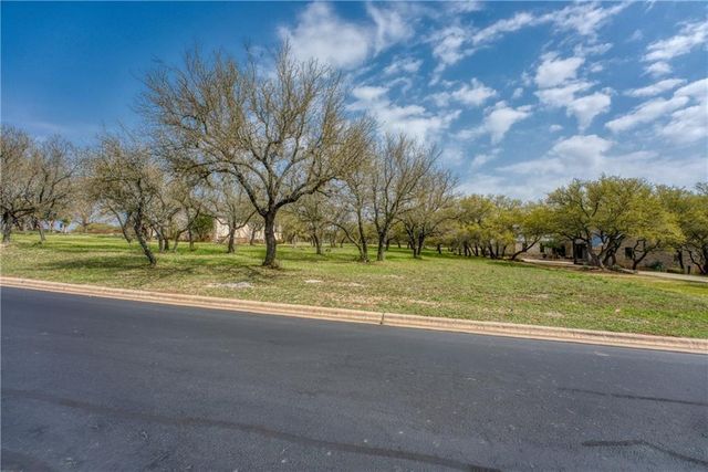 26204 Masters PKWY, Spicewood, TX 78669