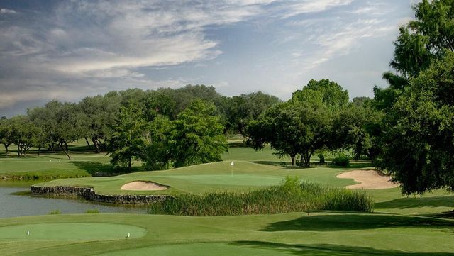 26204 Masters PKWY, Spicewood, TX 78669