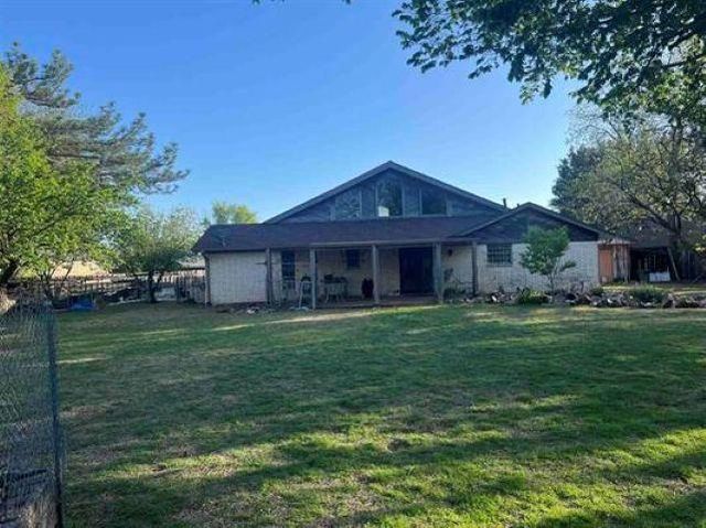 305 NW Tanglewood Cir, Lawton, OK 73505