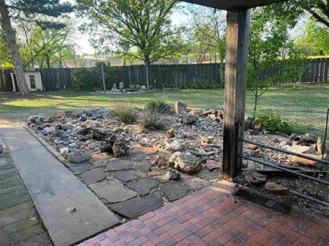 305 NW Tanglewood Cir, Lawton, OK 73505