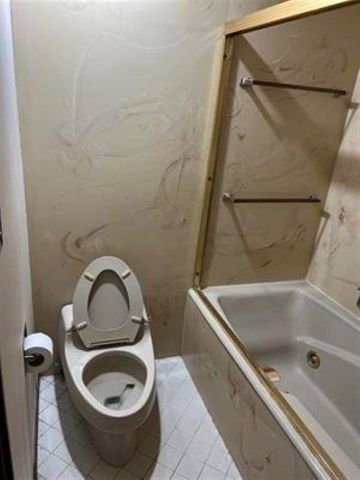 305 NW Tanglewood Cir, Lawton, OK 73505