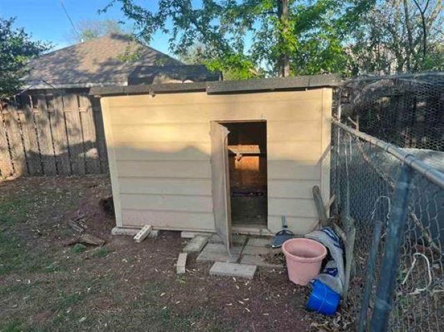 305 NW Tanglewood Cir, Lawton, OK 73505