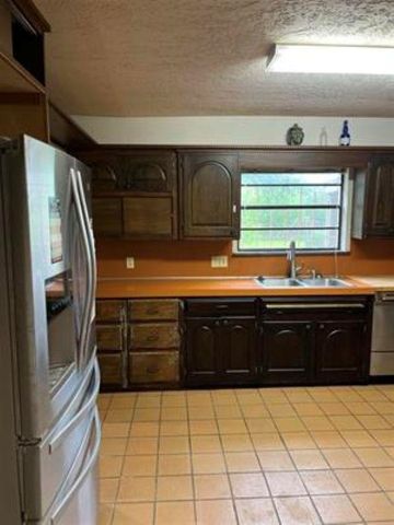 305 NW Tanglewood Cir, Lawton, OK 73505