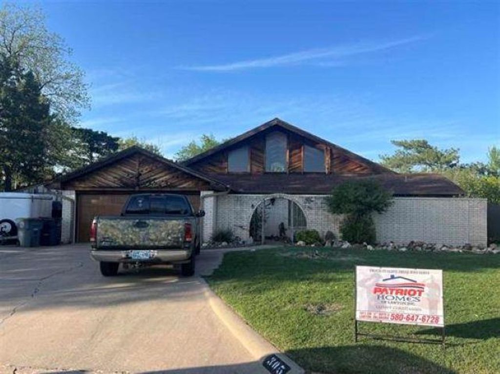 305 NW Tanglewood Cir, Lawton, OK 73505