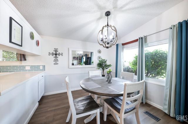 601 42nd Street, Bakersfield, CA 93301