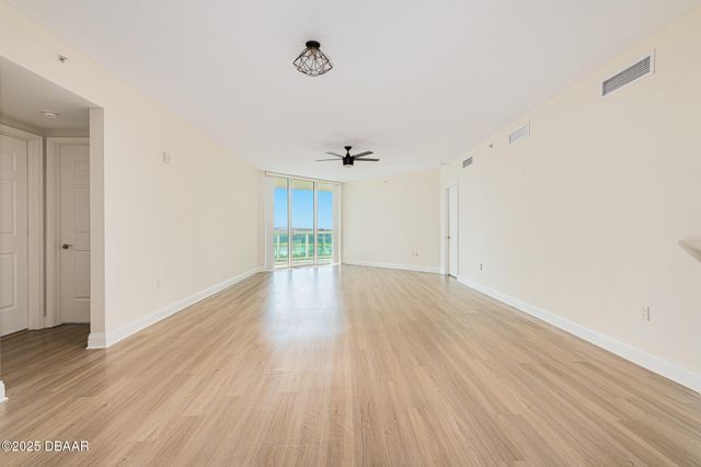 231 Riverside Dr Unit 507, Holly Hill, FL 32117