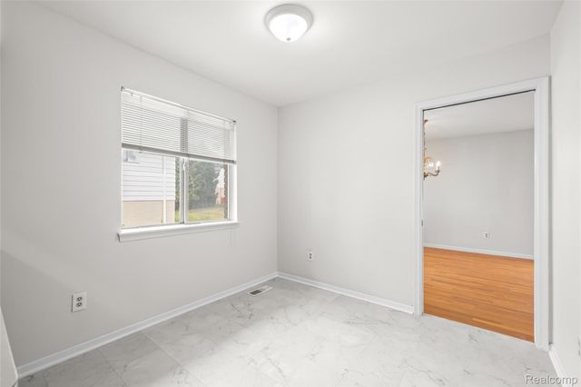 29540 Sharon Lane, Southfield, MI 48076