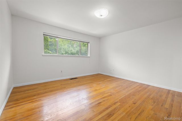 29540 Sharon Lane, Southfield, MI 48076