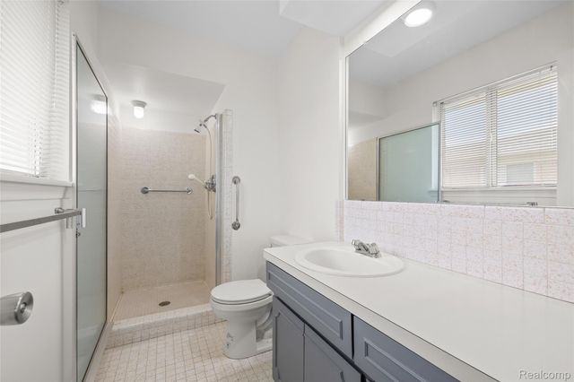 29540 Sharon Lane, Southfield, MI 48076
