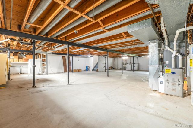 29540 Sharon Lane, Southfield, MI 48076