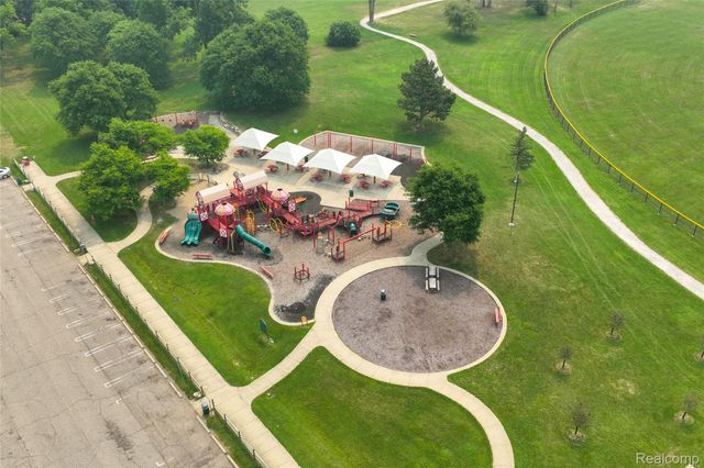 29540 Sharon Lane, Southfield, MI 48076