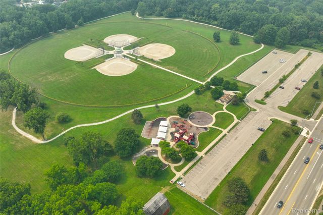 29540 Sharon Lane, Southfield, MI 48076