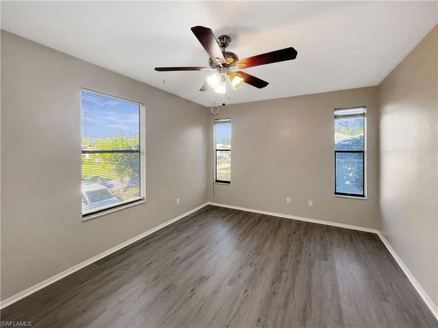 8350 Wren RD, Fort Myers, FL 33967