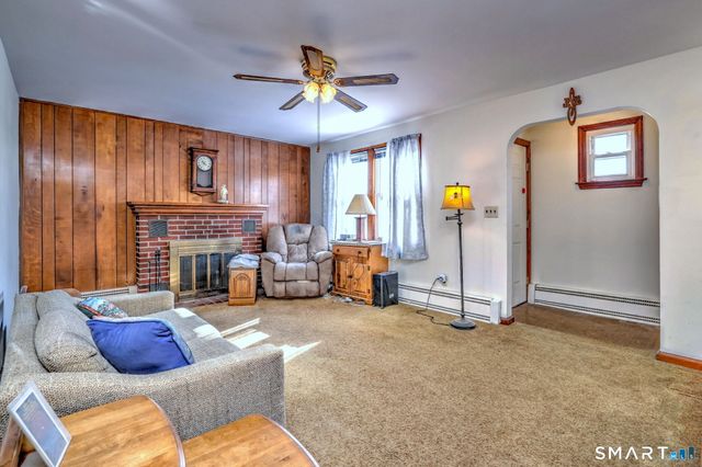 32 George Street, Seymour, CT 06483