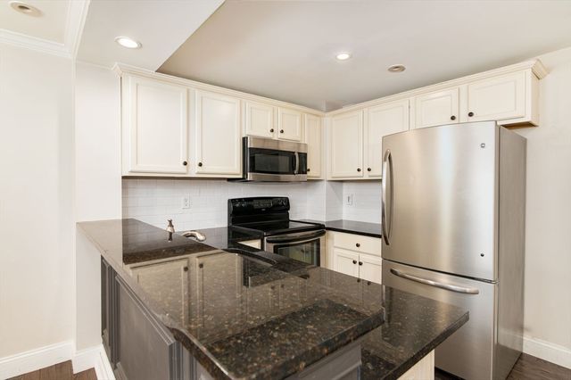 145 Hancock St 309, Braintree, MA 02184