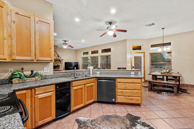 6909 Running Deer Court, Granbury, TX 76049