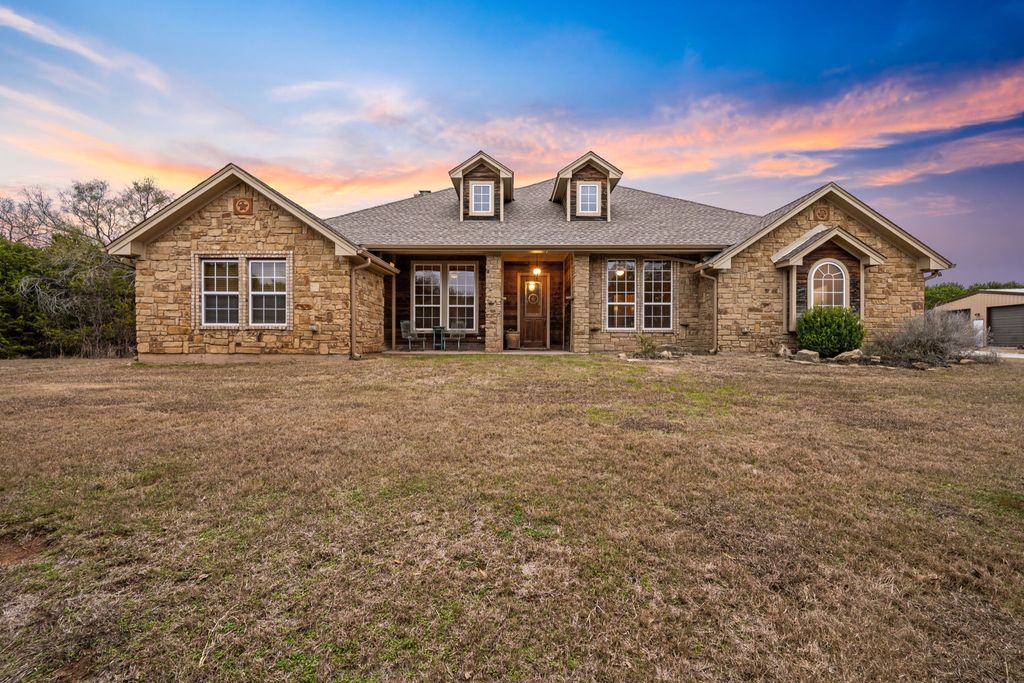 6909 Running Deer Court, Granbury, TX 76049