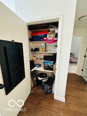 209 Brighton Court, Greenwood, IN 46143