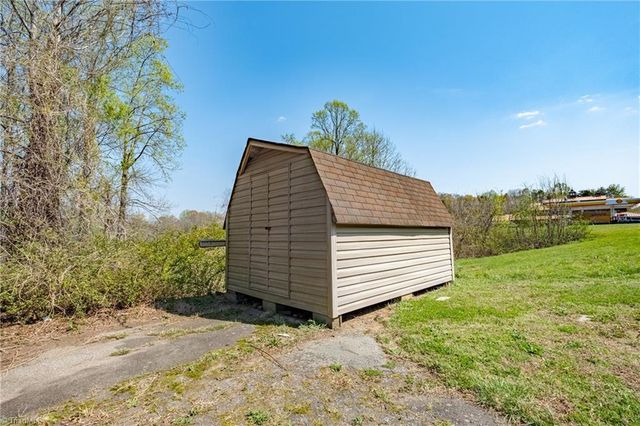 3283 US Highway 64, Advance, NC 27006