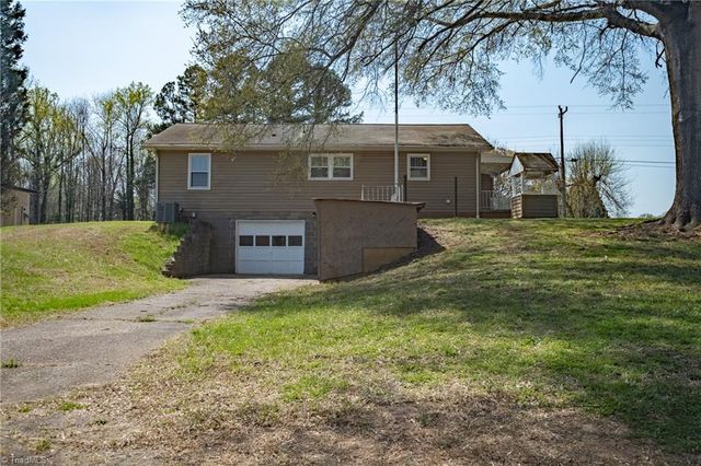 3283 US Highway 64, Advance, NC 27006