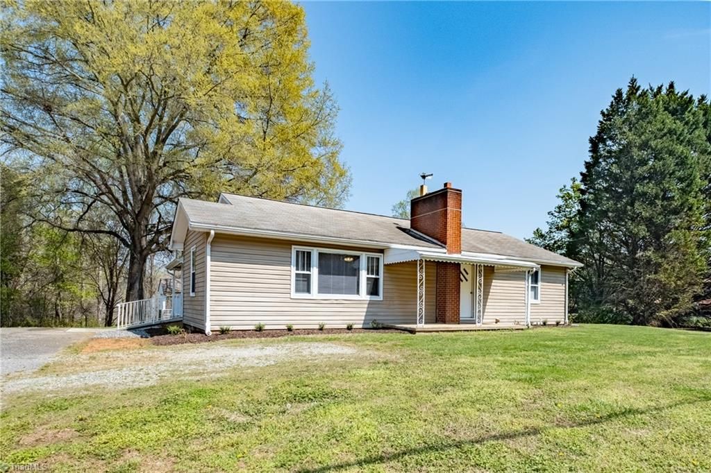 3283 US Highway 64, Advance, NC 27006