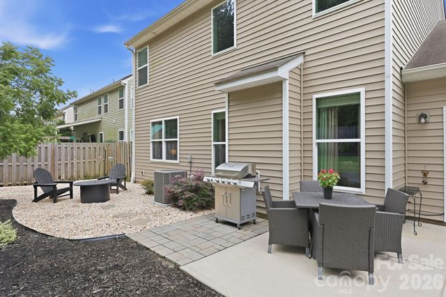 608 Augustus Lane, Mount Holly, NC 28120