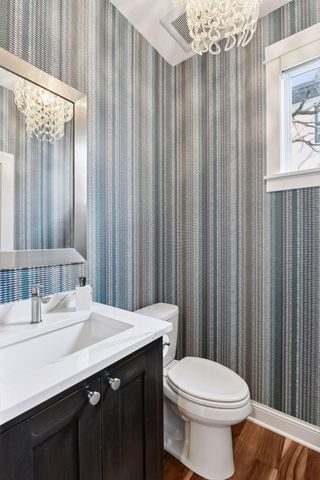 633 Park Street E, Wayzata, MN 55391