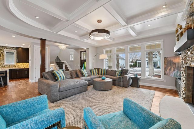 633 Park Street E, Wayzata, MN 55391