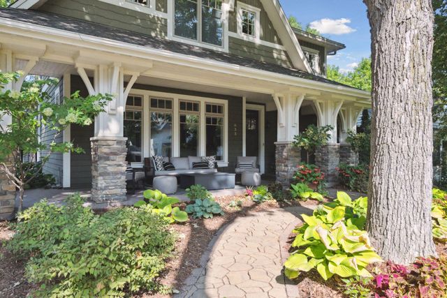 633 Park Street E, Wayzata, MN 55391