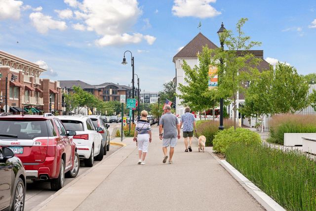 633 Park Street E, Wayzata, MN 55391