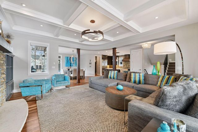 633 Park Street E, Wayzata, MN 55391