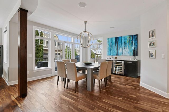 633 Park Street E, Wayzata, MN 55391