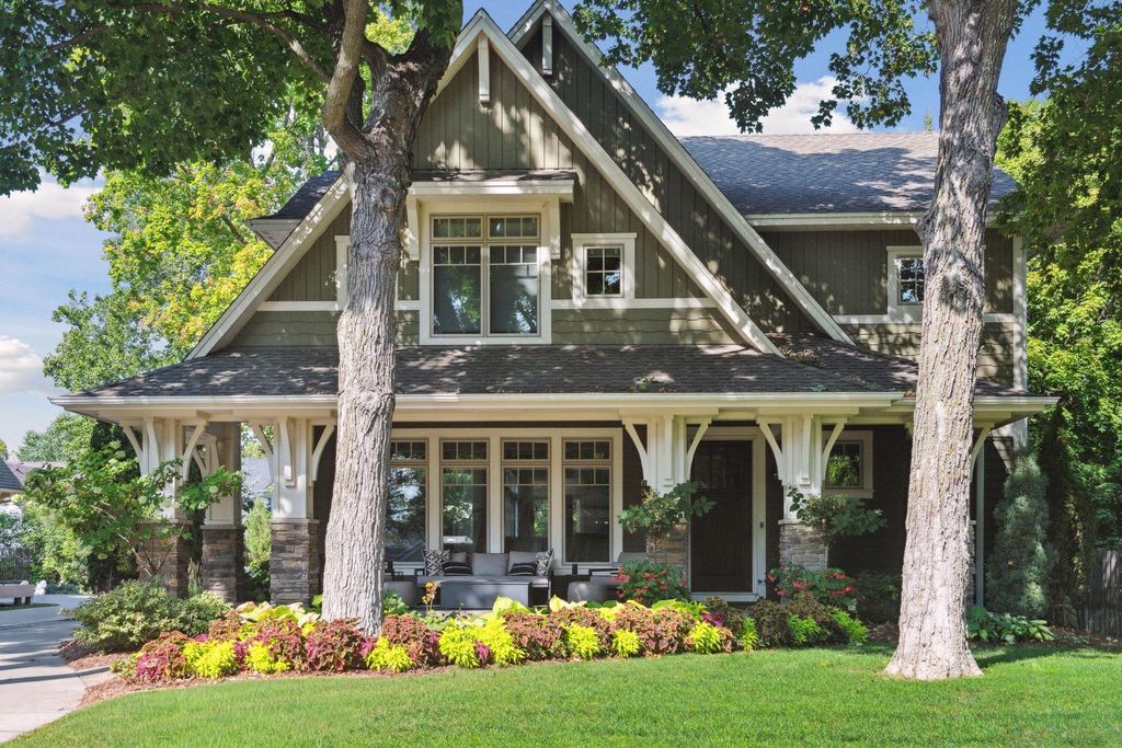 633 Park Street E, Wayzata, MN 55391